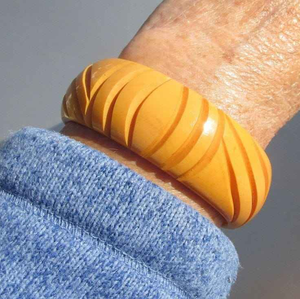 Brazalete de Resina Hecho a Mano Colorido, Brazalete de Resina Artesanal - Product Image 2