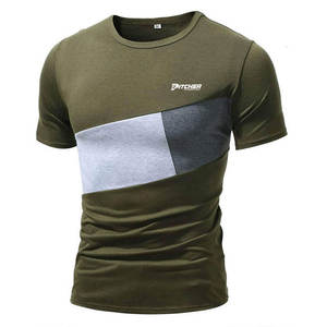 T-shirts élégants pour hommes, conçus pour un style de vie urbain, la gym et les activités de plein air, coupe confortable, en vente. - Product Image 1