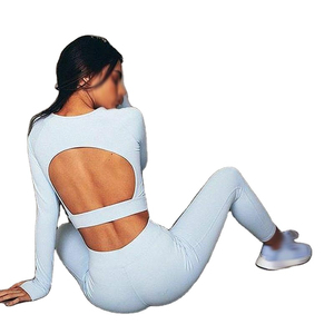 Ensemble de yoga et de sport pour femmes grandes tailles |   Crop top et short à manches longues en tissu uni lavé |   Tenue de sport et de fitness - Product Image 3