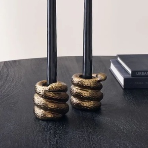 Candelabro Doble de Metal con Diseño de Serpiente, Portavelas para Dos Velas Cónicas, Decoración para el Hogar, Nuevo Diseño en Venta - Product Image 6