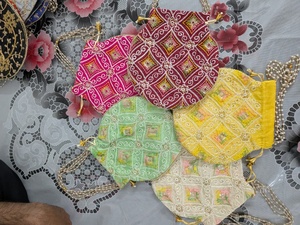 Mini sac Potli de créateur pour femme, broderie de perles multicolores, fermeture à cordon de haute qualité, cadeau de mariage et de fête, pour la garde-robe - Product Image 3
