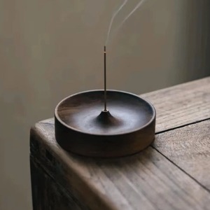 Brûleur d'encens aromatique en bois artisanal, moderne, unique, écologique et durable pour la méditation, le yoga, la décoration de la maison et du bureau, toutes saisons - Product Image 1