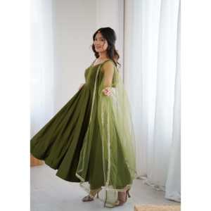 Vestido de Novia Modesto de Diseñador, Vestido de Fiesta con Falda y Dupatta - Product Image 2