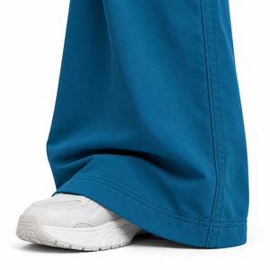 Conjunto de Dos Piezas para Mujer: Top Corto Tejido Azul Turquesa y Pantalones Cargo de Pierna Ancha con Cintura Elástica, Estilo Casual Urbano - Product Image 4
