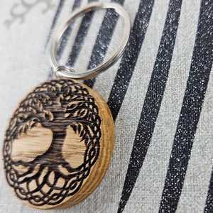 Tree of Life Wooden Keychain – Intricate Knotwork Roots & <b>Leaves</b>, Custom Engraved Oak Keyring, Personalized Gift, - Product Image 4