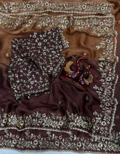 Sari en soie pour femme adulte avec rembourrage Crush Padding Space, orné de belles broderies et de paillettes, et chemisier en soie non cousu - Product Image 3