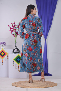 Bata de terciopelo para mujer, largo completo, estampado floral, cuello en V, manga larga, suave y acogedora, ropa de dormir de invierno, cierre con cordón - Product Image 2