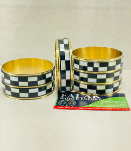 Conjunto elegante de 3 brazaletes de concha de nácar con incrustaciones de MOP, mosaico de latón dorado, pulsera apilable elegante, artesanía natural. - Product Image 6