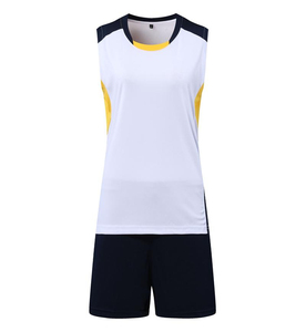 Uniforme de basket-ball personnalisé de haute qualité avec impression par sublimation ensemble de maillots de basket-ball légers pour les équipes de jeunes - Product Image 2