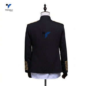 Chaqueta Formal Roja de Doble Botonadura con Ribete Dorado, Cuello Alto y Manga Larga para Invierno - Product Image 6