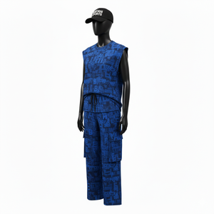 Conjuntos de mujer de alta calidad, camiseta sin mangas de algodón suave de 200 GSM, leggings cargo elásticos de spandex con estampado gráfico azul y logotipo personalizado. - Product Image 5