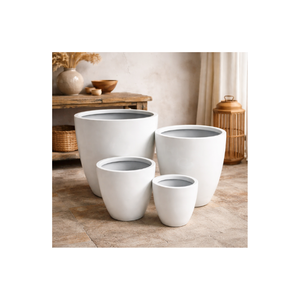 Jardinières coniques contemporaines blanches prêtes à être expédiées pour la maison, le patio et le jardin. Pots en fibre de verre de qualité supérieure. - Product Image 1