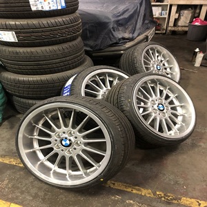 Neumático Radial Sólido Usado al por Mayor 225/40R18 de Perfil Bajo para Todas las Estaciones, Apto para Coches Deportivos 92Y, Calidad Premium, Listo para Enviar - Product Image 6