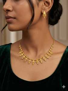 ชุดสร้อยคอทอง 18K ชุบทองเหลือง ดีไซน์ล็อคเก๋ๆ สำหรับผู้หญิง พร้อมต่างหูประดับเพชรเม็ดเล็ก เหมาะสำหรับงานหมั้น งานครบรอบ งานแต่งงาน และงานปาร์ตี้ - Product Image 2