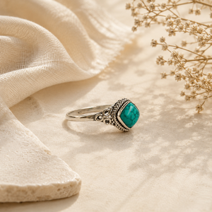 Bague de mariage classique pour femme en argent sterling 925, sertie de pierres précieuses turquoise en forme de coussin, style fait main, vente en gros - Product Image 5