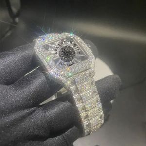 Splendide montre pour homme de luxe à mouvement quartz analogique ETA, étanche 10m, boîtier carré, verre saphir, bracelet en argent et moissanite. - Product Image 2