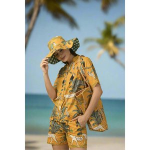 Chapeau de plage réversible à carreaux vert/moutarde The Quince Life Jungle pour les activités de plein air - Product Image 5