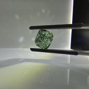 Diamante Suelto Cultivado en Laboratorio, Corte Cojín de 3 Quilates, Verde Intenso VS2, Certificado IGI - Product Image 4