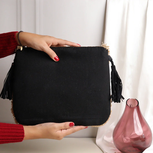 Bolso de mano Potli bordado a mano de alta calidad con borlas y cuentas, estilo tradicional para novias, ideal para bodas y moda étnica. - Product Image 5
