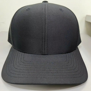 Casquette de camionneur pour adulte à 6 panneaux perforés découpés au laser, personnalisable (logo et couleur), fabriquée au Vietnam, confortable et sportive - Product Image 1