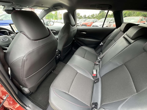 Toyota Corolla Híbrido GR Sport DAB Bi LED, Paquete de Seguridad, Asistencia de Estacionamiento, Sedán Híbrido Eficiente en Consumo de Combustible, Transmisión Automática - Product Image 5