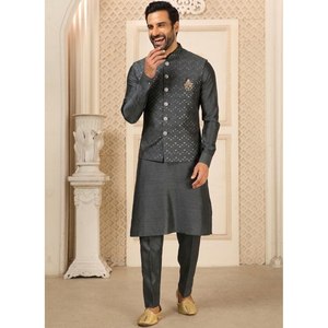 Ensemble de kurta en soie brodée pour hommes indiens en gris - Product Image 5