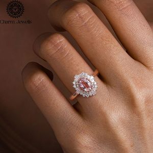 Anillo de Compromiso Clásico con Moissanita Corte Cojín para Mujer Charm_Jewells, Diseño Floral, Engaste de Garras, Certificado IGI, Bañado en Rodio - Product Image 3