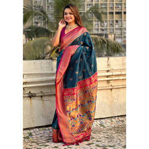 Robe de soirée en denim tissé Zari contrastante, sari en soie Yeola Paithani 0,65g par Elite Weaves - Product Image 2