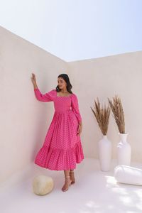 Robe longue décontractée d'été pour femme, imprimé pois roses, manches bouffantes, col carré, coupe trapèze, tissée et respirante - Product Image 3