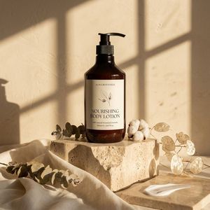 Flacon de lotion rond en PET de 800 ml, flacon en plastique ambré avec pompe noire pour shampoing, gel douche, emballage cosmétique, fabricant vietnamien - Product Image 2