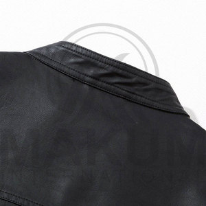 เสื้อแจ็คเก็ตหนังวัวสีดำสำหรับผู้ชาย คอตั้ง ปิดด้วยซิป ทรงเข้ารูป ความยาวปกติ สีพื้น ใส่ได้ในฤดูใบไม้ร่วง - Product Image 3