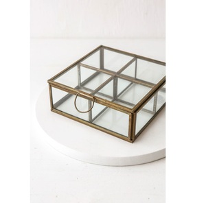 Caja de Joyería de Vidrio Única con Marco de Latón, Forma Cuadrada, Estuche Transparente para Almacenamiento y Organización de Objetos Pequeños - Product Image 1