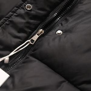 Vestes matelassées courtes pour femmes de haute qualité, nouvelle conception de veste en nylon épaisse - Product Image 3