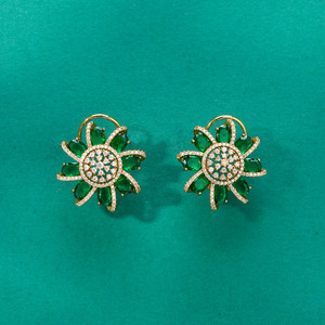 Dernières boucles d'oreilles tendance avec zircon cubique et laiton plaqué rhodium, style classique pour femme, bijoux d'anniversaire d'Inde - Product Image 4