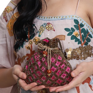 กระเป๋าคลัทช์สำหรับผู้หญิงทำมือลูกปัดดีไซน์เนอร์สินค้ามาใหม่กระเป๋าถือพอตลี่กระเป๋าคาดลำตัวแฟชั่นออกแบบได้เองขายส่ง - Product Image 2