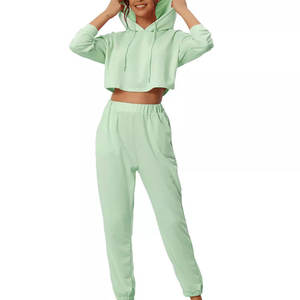 Ensemble de survêtement léger pour femme avec crop top – Qualité supérieure, tenue décontractée, idéal pour la vente en ligne - Product Image 1