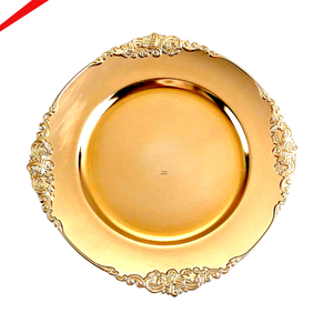 Assiettes de présentation de luxe en métal or rose pour la mise en table de banquet, plateau de service finition métallique - Product Image 1