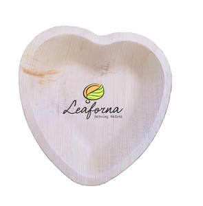 Assiettes de bateau en feuille de palmier réutilisables biodégradables en forme de cœur de 6.5 pouces Vaisselle naturelle jetable pour la restauration d'événements - Product Image 1