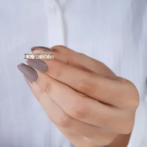 Elegante Anillo de Banda con Cristales de Corte Baguette y Redondo Alternados, Chapado en Oro Rosa, para Mujer, Joyería Minimalista para Regalo de Boda - Product Image 3