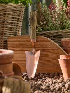 Kit de herramientas de jardín de alta resistencia con mango de madera, azada, horquilla y paleta para plantar en el patio trasero - Product Image 4