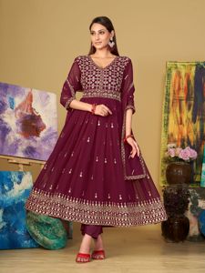 Costume Anarkali rose foncé pour femme, très demandé, manches 3/4, en crêpe de Georgette, semi-couture, pour Diwali, fête, séchage rapide - Product Image 3