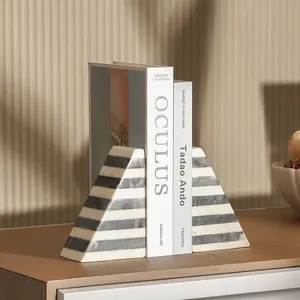 Porte-livres sculptural Art Déco en marbre rayé noir et blanc de luxe, support de livres en pierre naturelle, organisateur d'étagère décoratif pour la maison et le bureau - Product Image 4