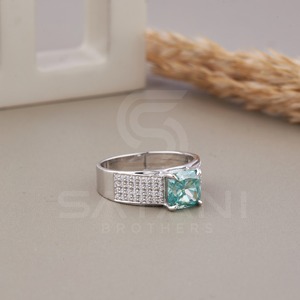 Anillo de Moissanita Azul Verdoso con Corte Cojín en Plata de Ley 925 – Anillo de Compromiso con Halo y Banda Pavé, Anillo de Promesa de Moissanita Verde Azulado - Product Image 2