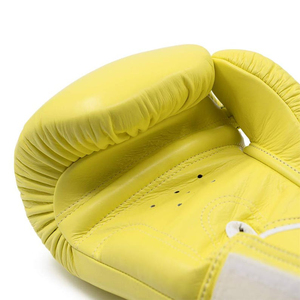Gants de boxe en cuir jaunes de haute qualité avec logo personnalisé, disponibles en différentes couleurs, avec sangles réglables auto-agrippantes pour Muay Thai - Product Image 5