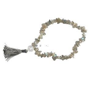 El mejor proveedor de pulseras de piedra con chips genuinos, artesanías de piedra semipreciosa, pulsera curativa de energía con chips de piedra lunar arcoíris - Product Image 5