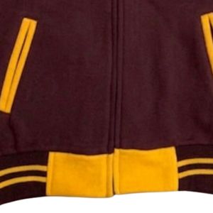 Chaqueta Varsity de Béisbol Iota de Forro Polar Marrón Dorado, Estilo Griego, para Fraternidad, Ajuste Premium y Elegante - Product Image 6
