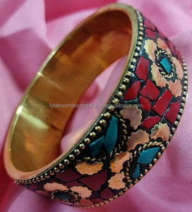 Juego de 5 brazaletes de latón y cobre, brazaletes de metal mixto de doble tono para mujer, colección de joyería étnica y de moda - Product Image 5