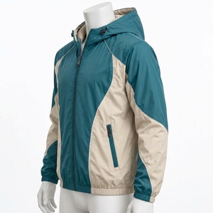 Chaqueta Impermeable Personalizada con Cuello Alto y Capucha, Chaquetas para Hombre OEM, Chaqueta Cortavientos Ligera e Impermeable para Hombre - Product Image 2