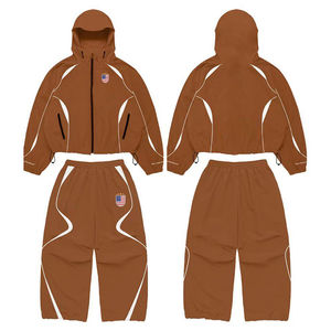 Ensemble de course 2 pièces plissé en nylon respirant personnalisé pour homme, coupe-vent réfléchissant anti-UV, tenue de sport décontractée d'hiver respectueuse de l'environnement - Product Image 4