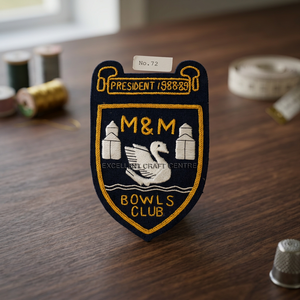 Écusson brodé à la main M&M Bowls Club Président 1988-89, à coudre, style classique - Product Image 6